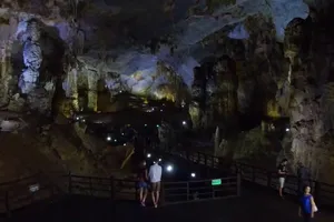 Động Thiên Đường tuyệt đẹp qua “con mắt” flycam