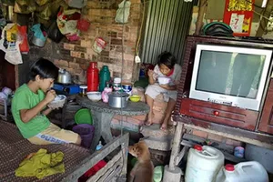 Tín hiệu vui từ gia đình 17 người bên dòng kênh đen