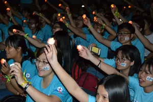 Đông đảo sinh viên TP.HCM hưởng ứng Giờ Trái đất 2017