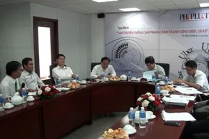 Taxi truyền thống chấp nhận cạnh tranh cùng Uber, Grab