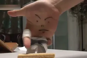 Biểu diễn võ Taekwondo... bằng tay