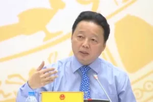 Bộ trưởng Hồng Hà trả lời về vụ nhận chìm bùn, cát