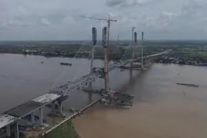 Cầu Cao Lãnh trước ngày hợp long