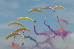 'Khiêu vũ trên mây' tại Triển lãm Hàng không quốc tế