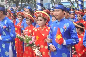 Nhộn nhịp lễ cưới tập thể của 100 đôi uyên ương 