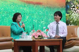 Bà Trương Mỹ Hoa truyền cảm hứng cho HS THPT Nguyễn Du