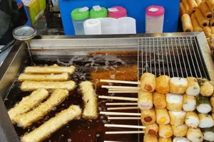 Video: Kinh hoàng dầu ăn chiên đi chiên lại nhiều lần