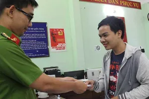 Người dân nhận được căn cước sau 3 tháng trễ hẹn
