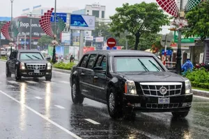 Clip: Cadillac One của Tổng thống Mỹ trên phố Đà Nẵng