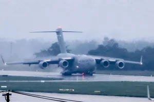 'Ngựa thồ' C-17 của Mỹ tiếp tục đáp xuống Đà Nẵng