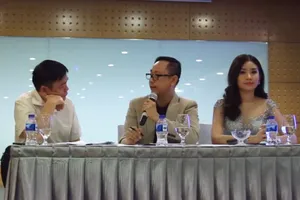 Ban tổ chức và tân Hoa hậu Ngân Anh nói về việc sửa mũi