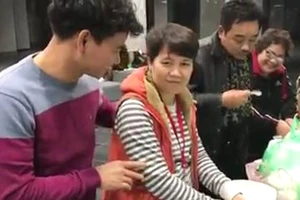 Bữa ăn vội của các nghệ sĩ tập Táo quân 2018