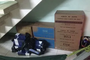 Công an TP.HCM tập kích bắt hơn 24.000 gói thuốc lá lậu
