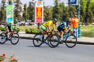 Pha nước rút kinh điển của Lê Nguyệt Minh và Nguyễn Thành Tâm