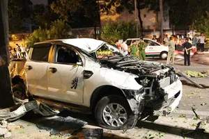 Nhân chứng kể lại vụ ô tô tông nhiều xe máy ở quận 1