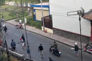 Hỗn chiến ở bờ kè: Nhân chứng nghe nhiều tiếng súng