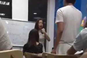Clip: Cô giáo chửi học viên là 'thằng mặt lợn'