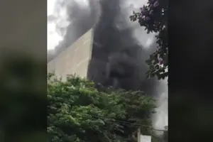 Cháy công trình xây dựng ở bệnh viện Việt Pháp