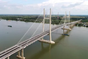 Người dân Đồng Tháp vui mừng ngày khánh thành cầu Cao Lãnh