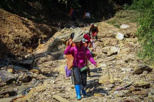 4 ngày sau cơn lũ dữ, nhiều bản làng ở Yên Bái vẫn bị cô lập