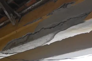 Dân bức xúc vì thi công đường cao tốc gây nứt nhà