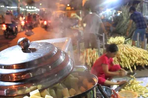 Món ngon độc đáo: Mía hấp lá dứa