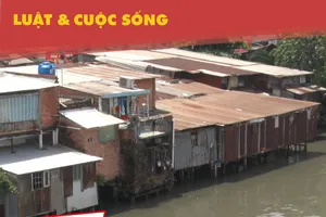 Kênh rạch ô nhiễm nặng nề - dân muốn di dời đi nơi khác