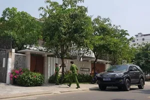 Công an khám nhà cựu Phó Chủ tịch và lãnh đạo quỹ đất Đà Nẵng