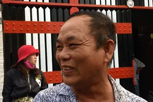 Cha của Phúc XO nói con mình làm ăn đàng hoàng, không bậy bạ