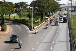 Hàng ngàn người dân trở lại TP.HCM sau kỳ nghỉ lễ