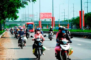 Video: Người dân ùn ùn trở lại TP.HCM sau kỳ nghỉ lễ