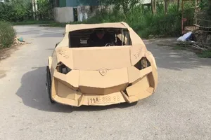 Cận cảnh quá trình lắp ráp siêu xe Lamborghini bằng bìa carton