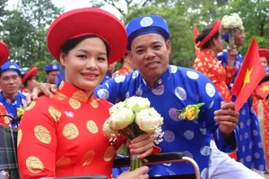 Nhộn nhịp lễ cưới của 100 đôi uyên ương trong ngày Quốc khánh