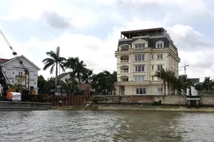 Video: Nhiều dự án lấn Kênh Rạch, sông Sài Gòn