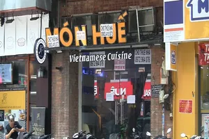 Video: Nhiều cửa hàng Món Huế ngưng hoạt động