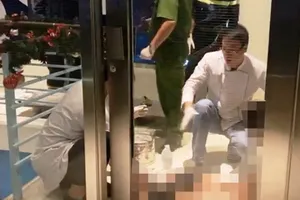 Video: Cứu người tự cắt bộ phận sinh dục ở Đà Nẵng