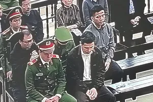 Video: Bị cáo Nguyễn Bắc Son, Trương Minh Tuấn trả lời tòa