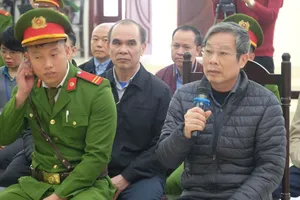 Video: 3 bất ngờ ngày đầu phiên xử 2 cựu bộ trưởng vụ triệu đô