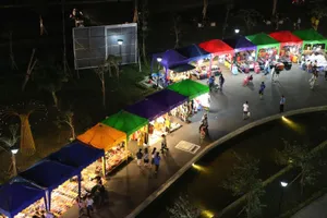 Video: Chợ đêm sinh viên mới ở làng Đại học Quốc gia TP.HCM