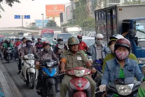 Video: Kẹt xe nghiêm trọng ở cửa ngõ Tân Sơn Nhất