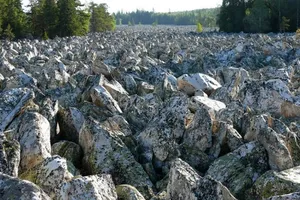 Kỳ vĩ dòng sông đá tuyệt đẹp ở Nga