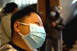 Tại sao nữ y tá Vũ Hán phải cạo đầu, cắt tóc?