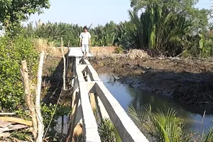 Phạt 40 triệu vì tự ý xây cầu: Người trong cuộc nói gì?