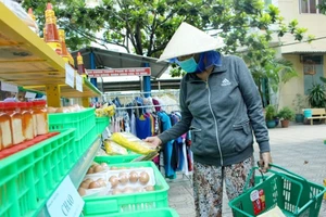 “Phiên chợ 0 đồng” ấm lòng người dân nghèo mùa dịch