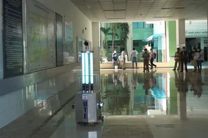 Thử nghiệm robot sát khuẩn tại bệnh viện Đà Nẵng