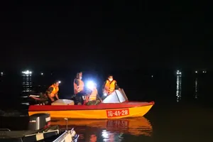 Video: Tìm được 2 thi thể trong vụ lật ghe ở Quảng Nam