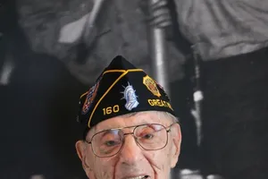 Anh em song sinh chết cách nhau 100 năm vì hai đại dịch