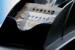 18 năm, 2 lần trúng giải độc đắc