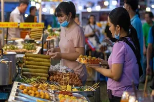Món ngon 'gây thương nhớ' hội tụ ở công viên Lê Văn Tám
