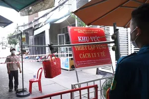 Đà Nẵng: Chế tạo máy ròng rọc chuyển hàng vào khu cách ly